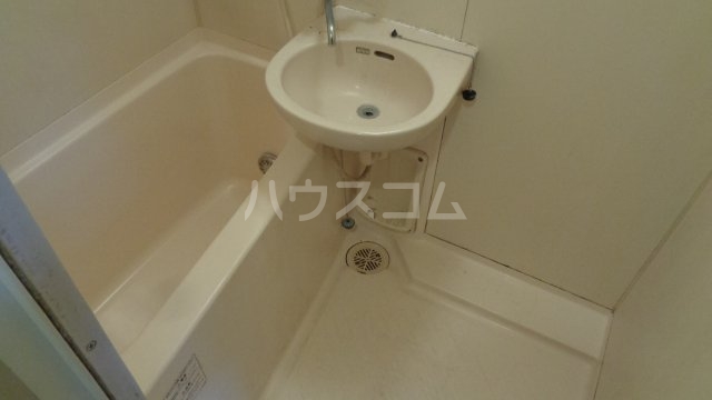 13/30 浴室