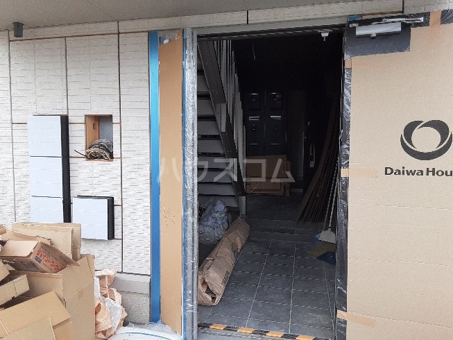 24/30 エントランス