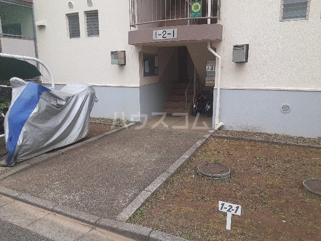 2/4 エントランス