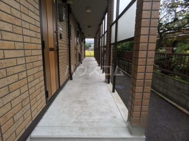 18/29 エントランス