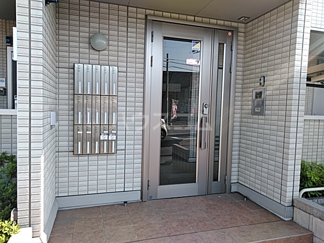 22/30 エントランス