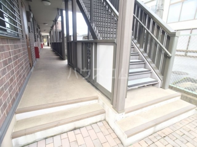 19/29 エントランス