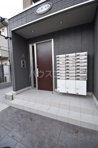 26/30 エントランス