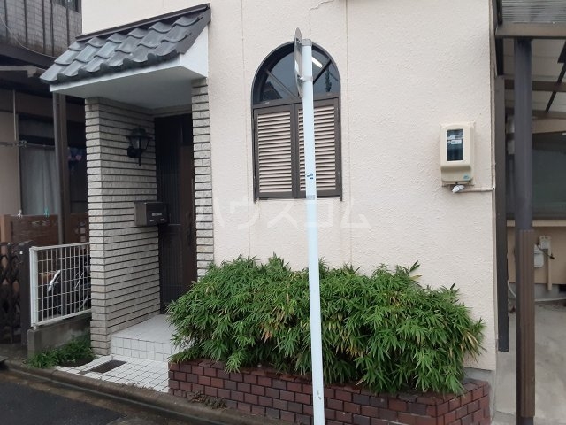 25/26 エントランス