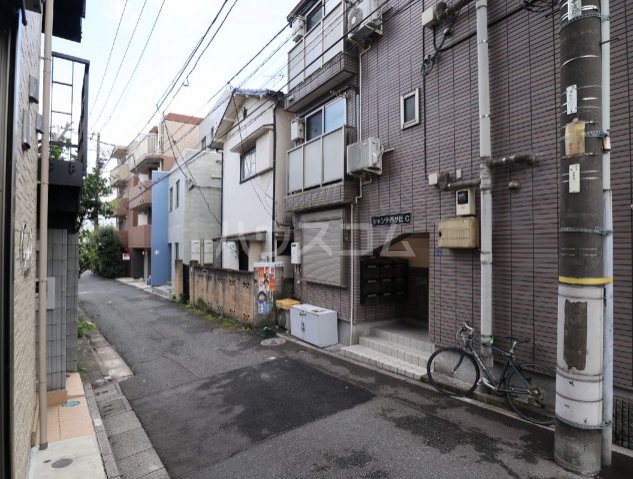 20/26 エントランス