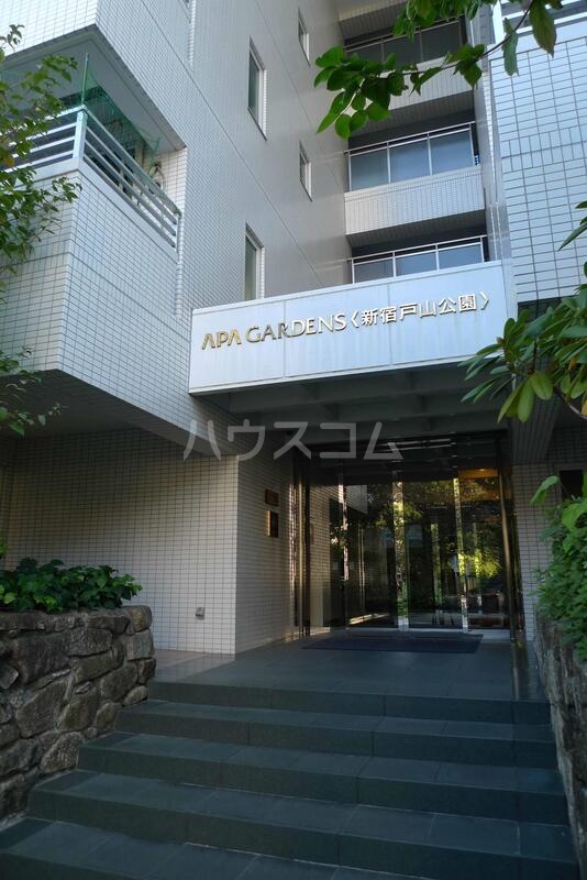 5/5 エントランス