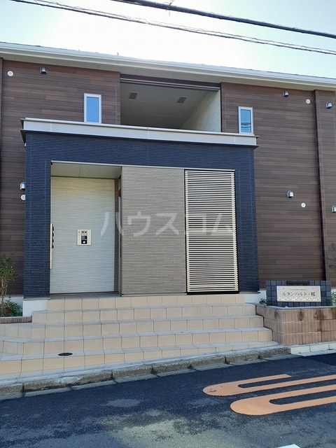 15/22 エントランス