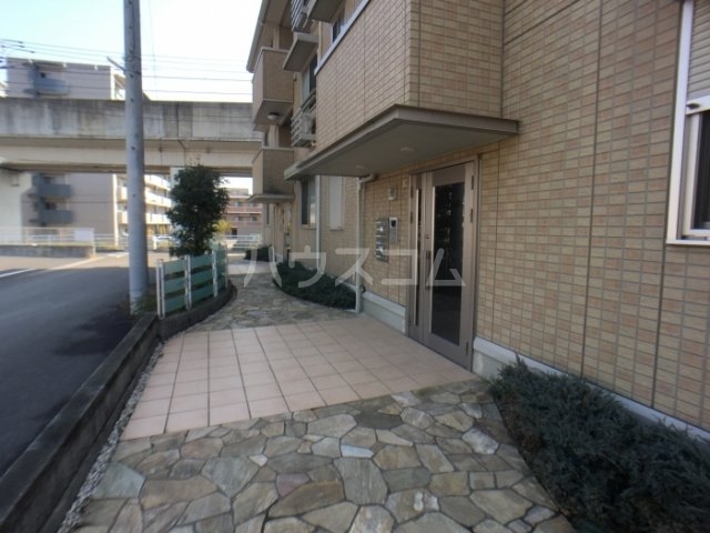 13/22 エントランス