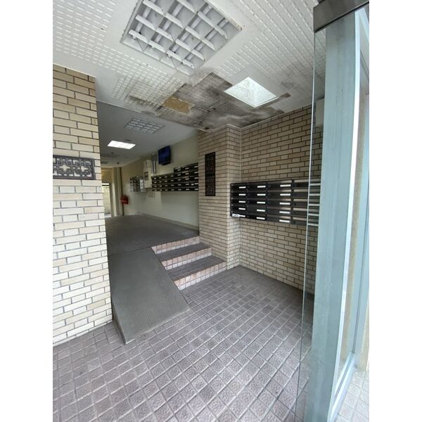 17/20 エントランス