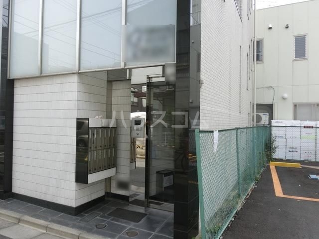 15/23 エントランス