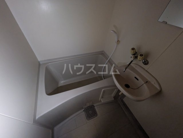 16/30 浴室