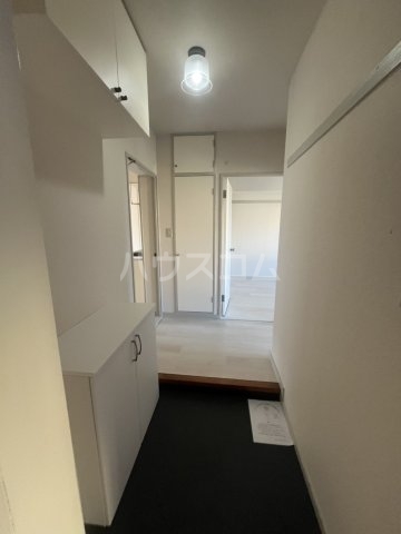 13/27 玄関