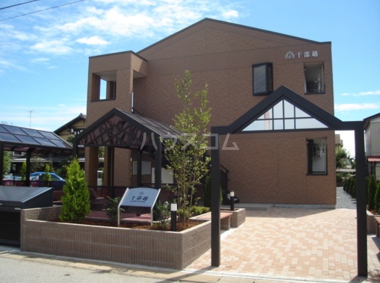 2/3 エントランス