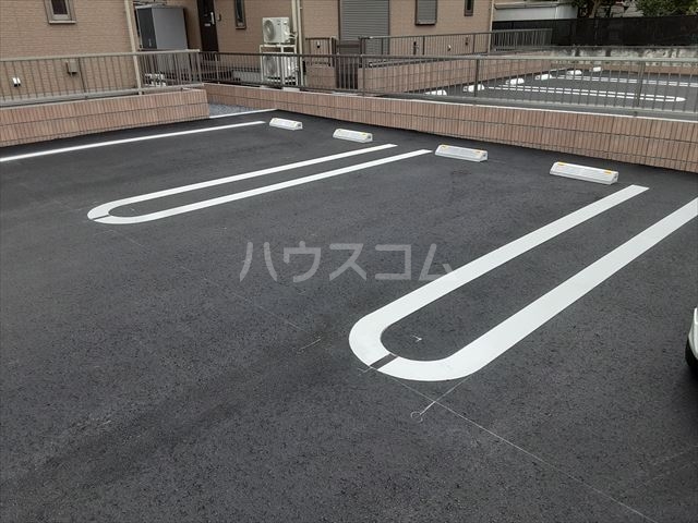 2/4 駐車場
