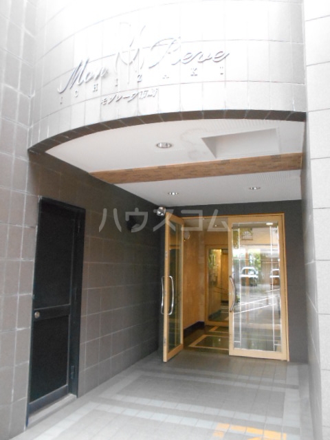 24/30 エントランス