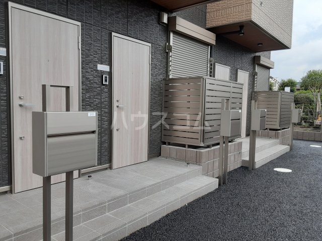 16/21 エントランス