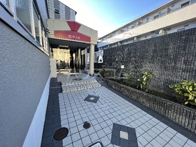 20/30 エントランス