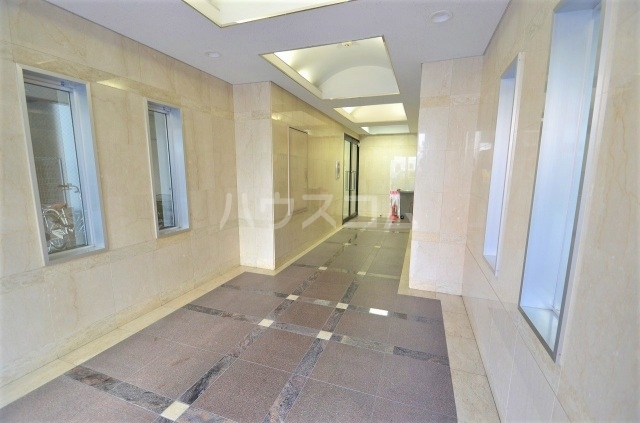 17/23 エントランス