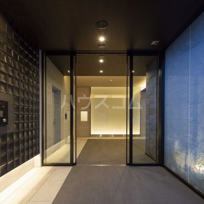 24/25 エントランス