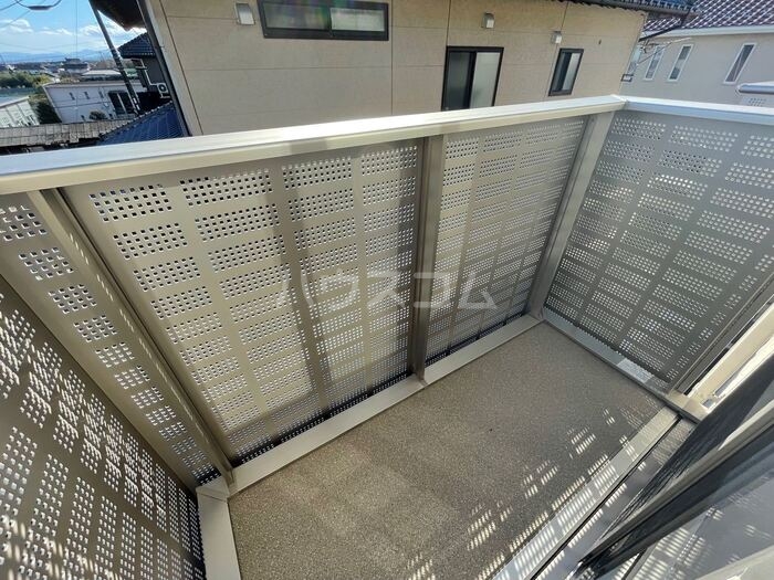 13/21 バルコニー