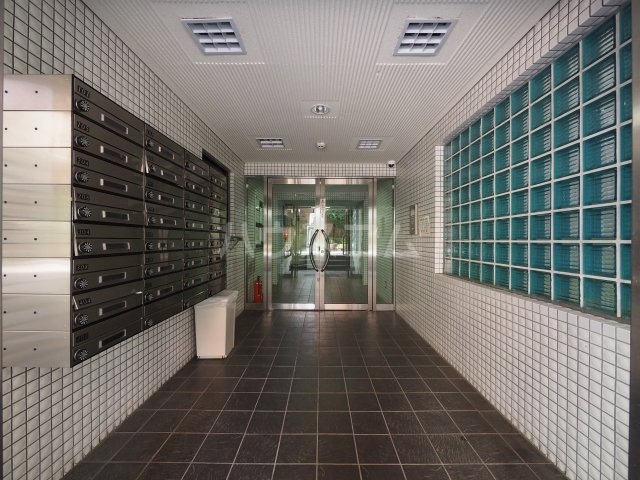 17/27 エントランス