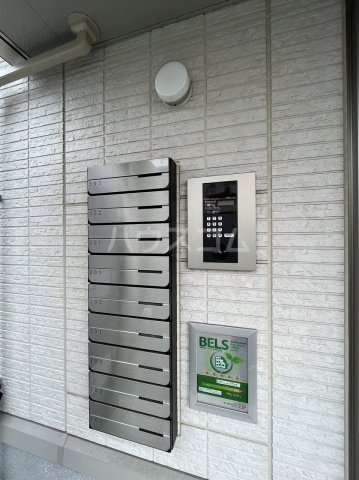 19/27 エントランス