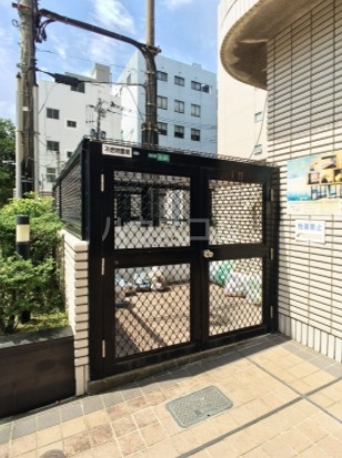 18/29 エントランス