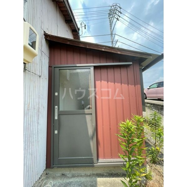 24/30 エントランス