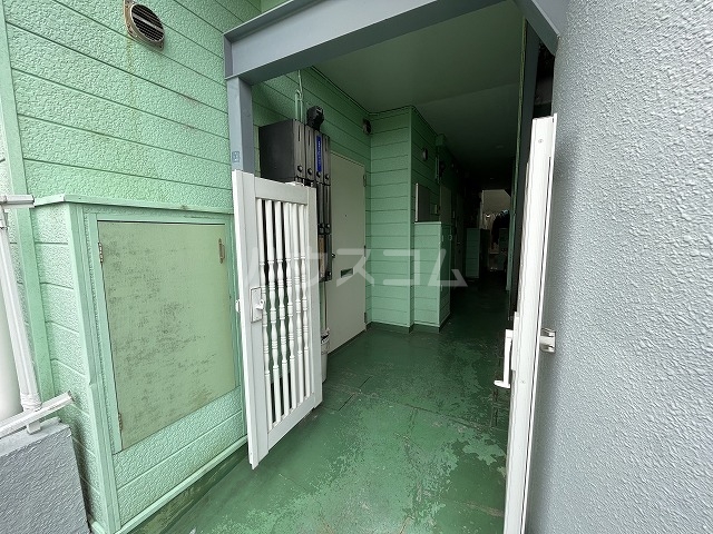 21/25 エントランス