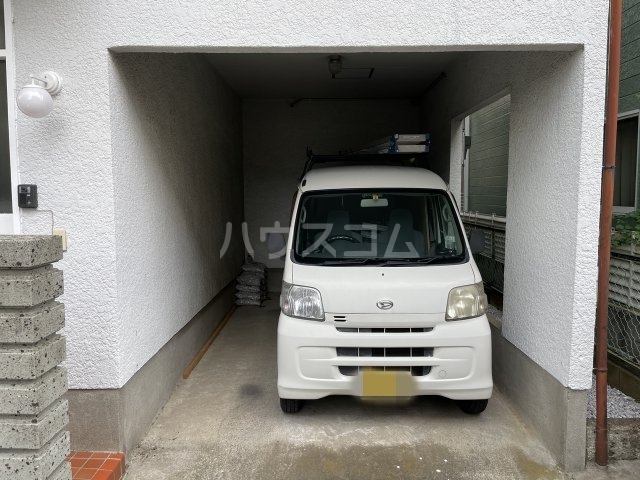 23/30 駐車場