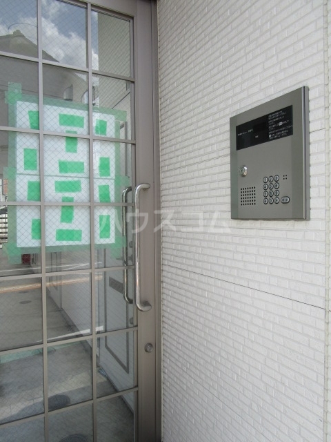 28/30 エントランス