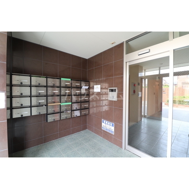 17/27 エントランス