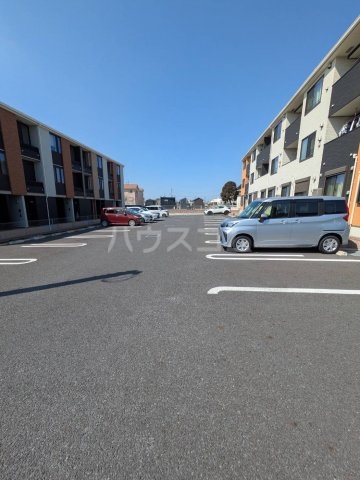 23/30 駐車場