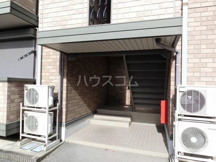 21/30 エントランス