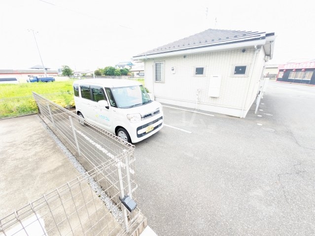 18/23 駐車場