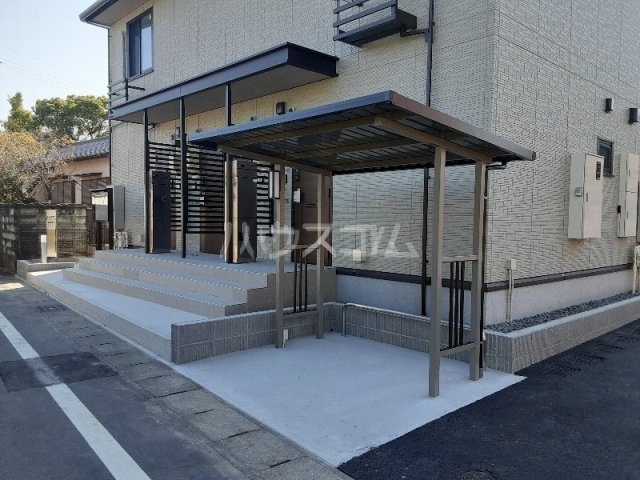 16/25 エントランス