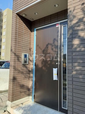 21/30 エントランス