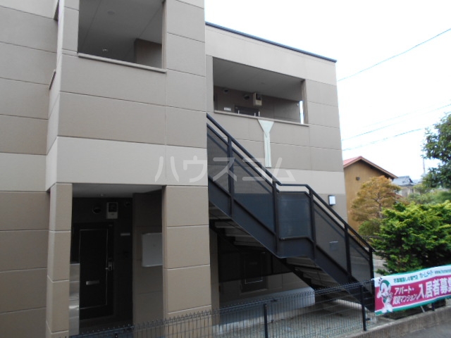 16/19 エントランス