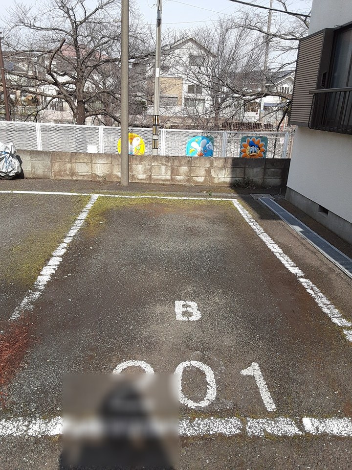 27/30 駐車場