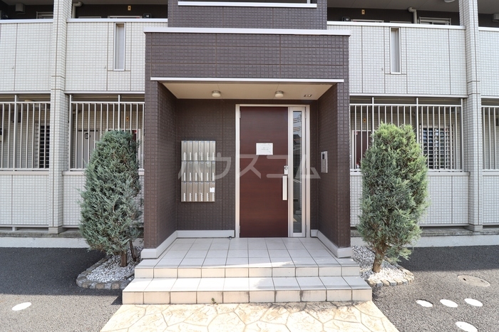 20/30 エントランス