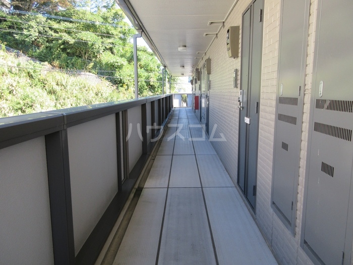 17/25 エントランス