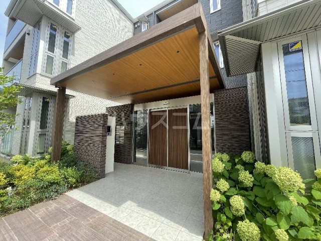 19/22 エントランス