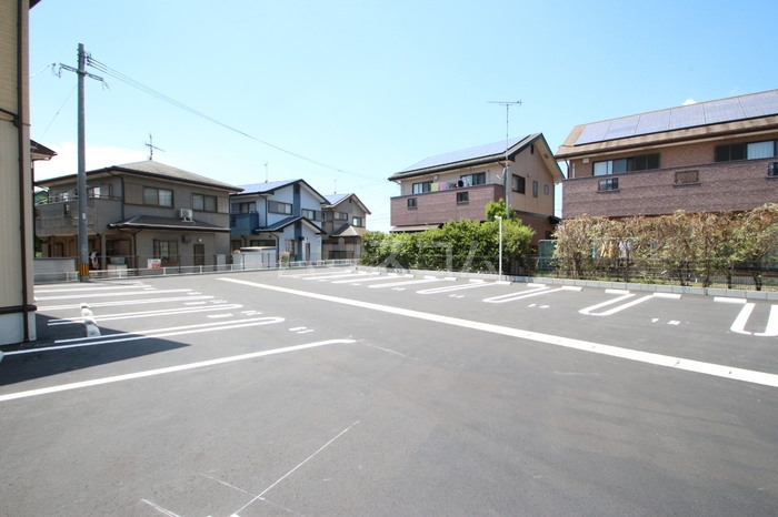 23/28 駐車場