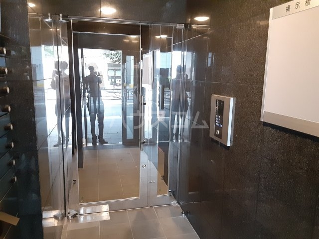 23/24 エントランス