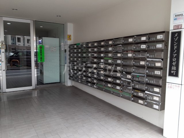 20/23 エントランス