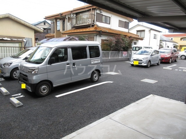 15/28 駐車場