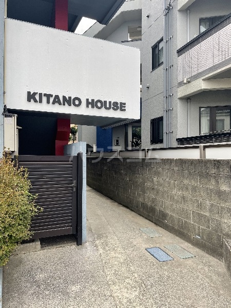 22/30 エントランス