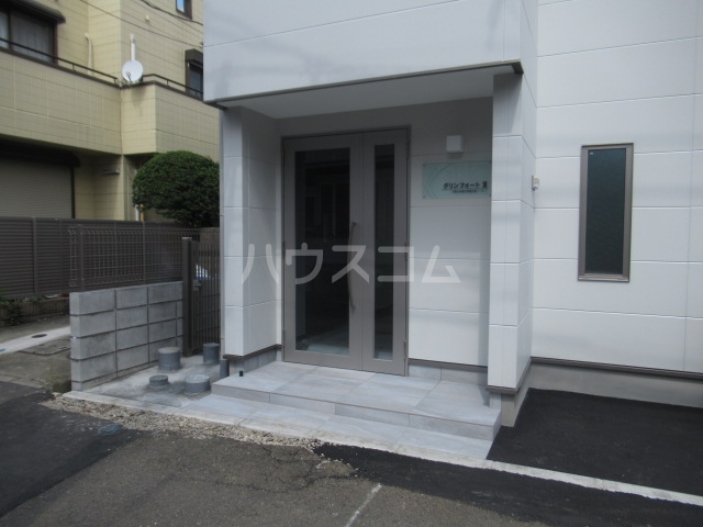 28/30 エントランス