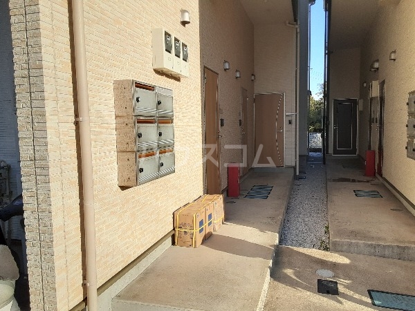 21/30 エントランス