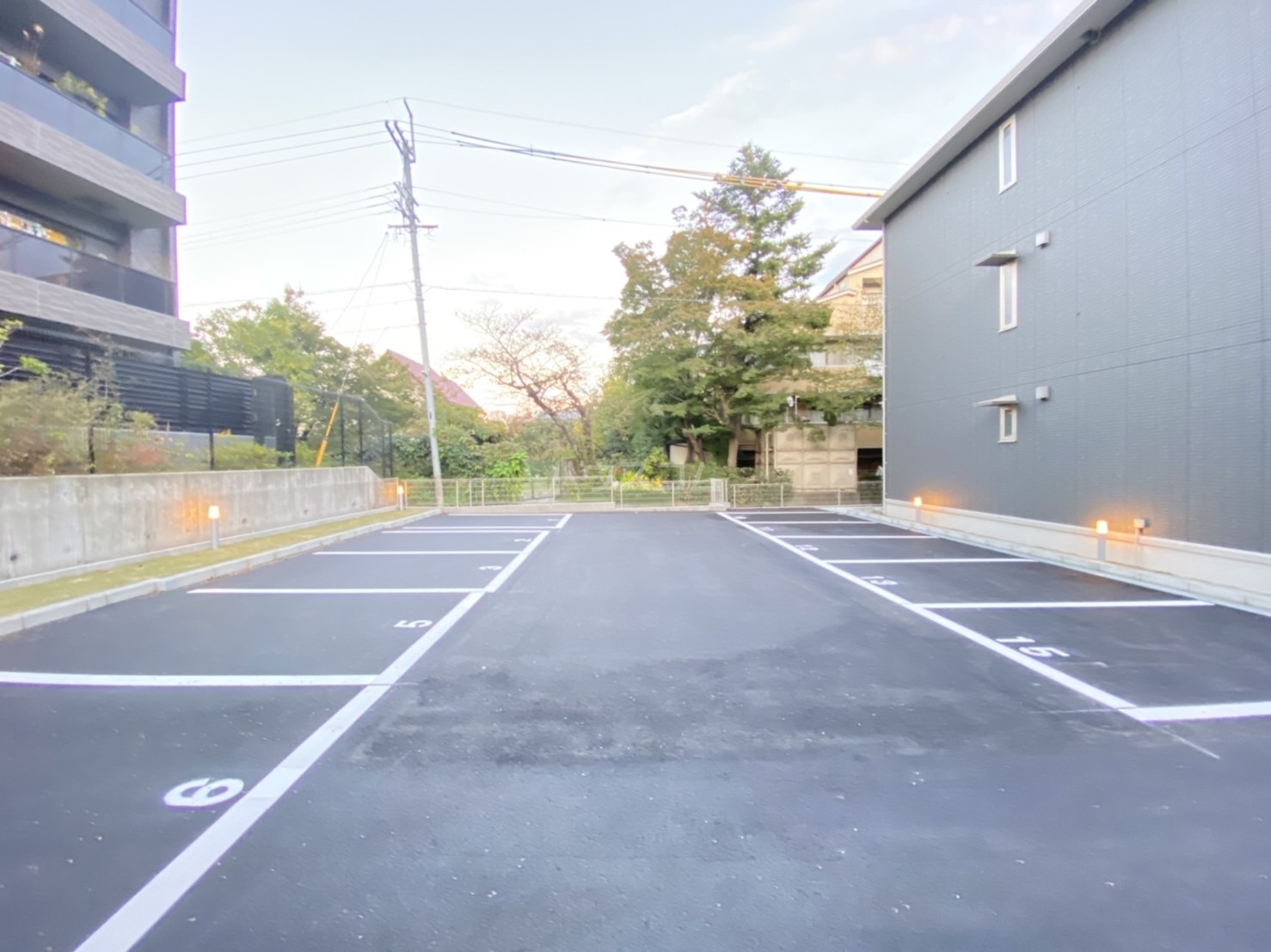28/30 駐車場